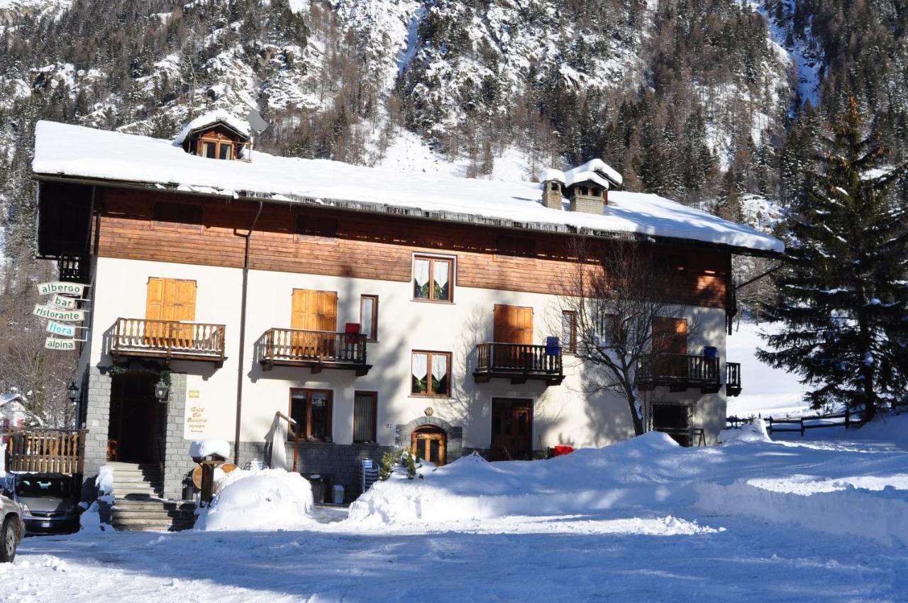 Hotel Flora Alpina Gressoney-Saint-Jean Exterior foto